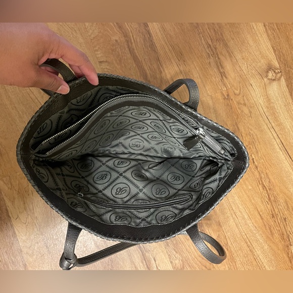 BRIGHTON FERRARA COLLECTION PEWTER EMILIA MEDALLION TOTE PURSE (MISSING TASSEL) - Picture 3 of 4